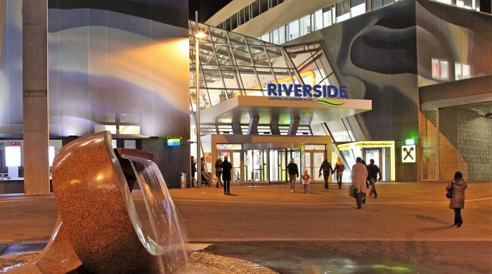 Riverside © Riverside