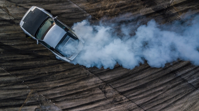 teaseratkautomobilzulieferer © Shutterstock